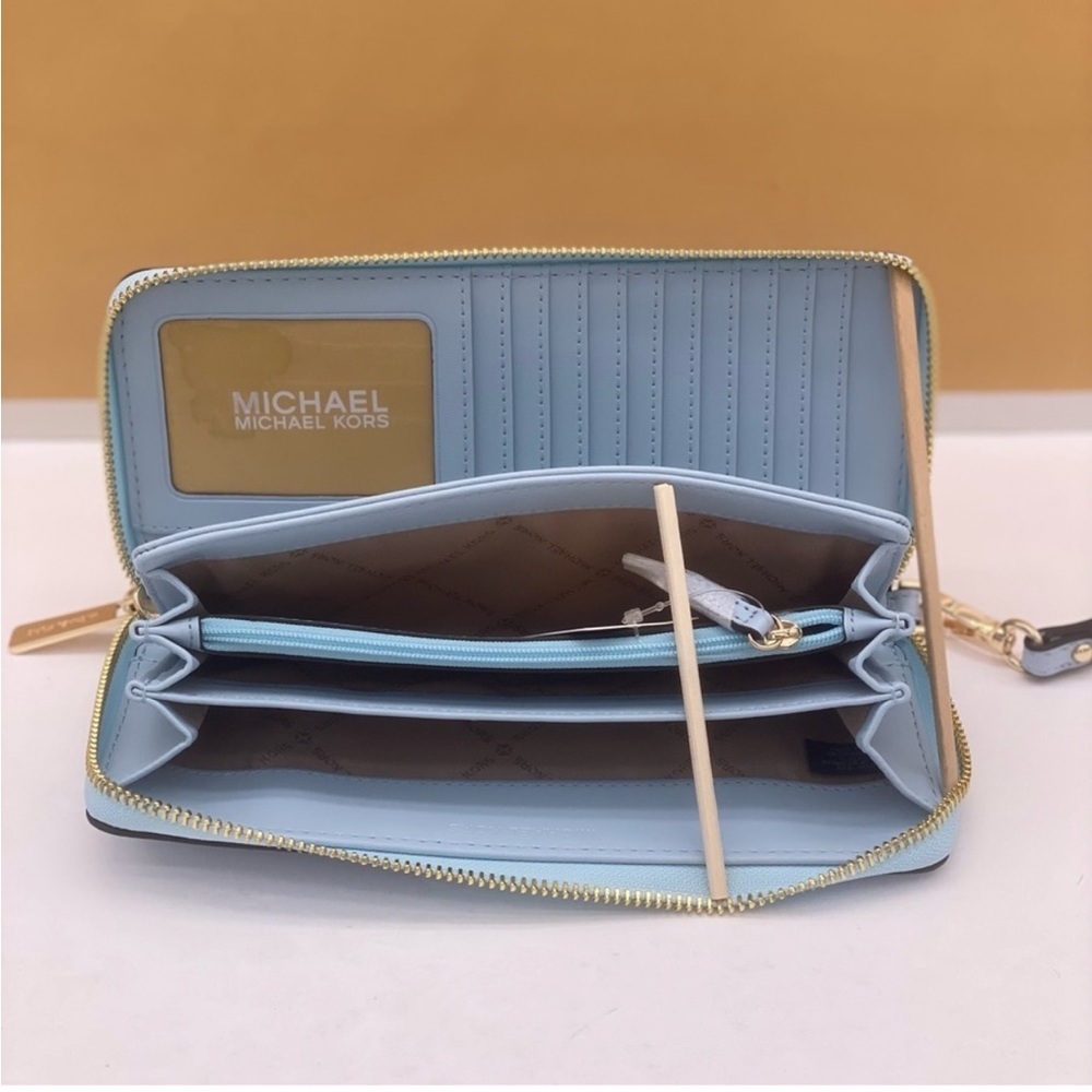 Michael Kors Large Continental
Wallet Wristlet Vista Blue - Picture 5 of 9